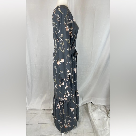 H&M‎ Tie Belt Crepe Dress Gray Floral Long Button Present Sleeve Woman’s Size S - Picture 4 of 15